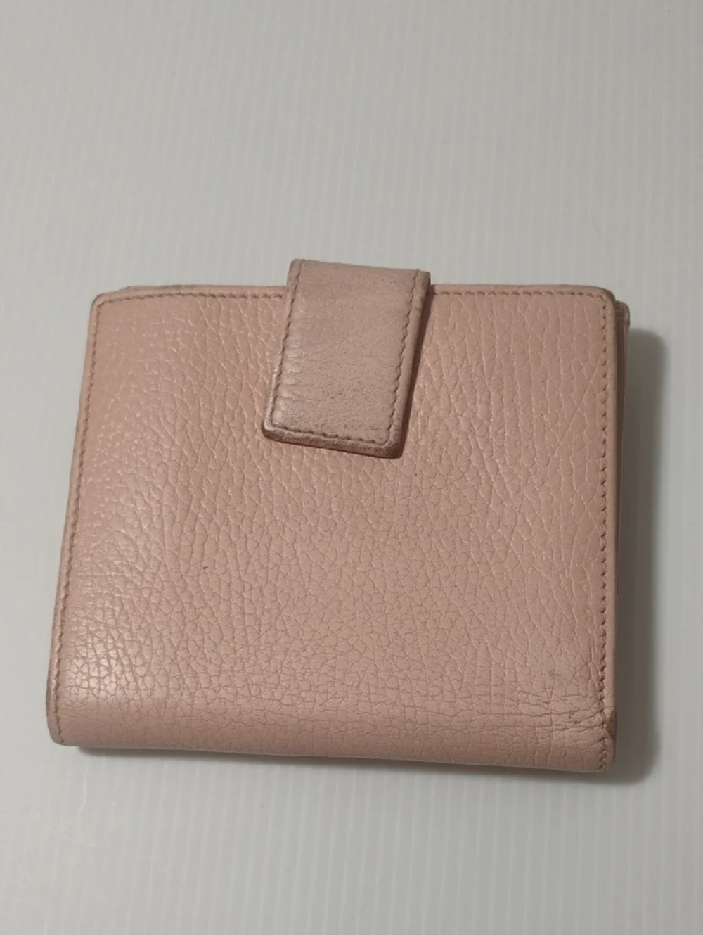 Gucci GG Marmont textured leather bifold wallet with gold-toned hardware W/Dusty - Picture 4 of 11
